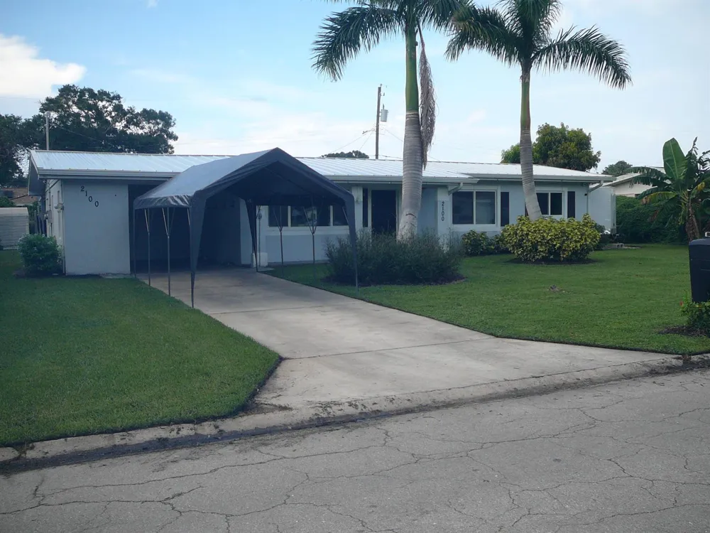 2100 W Esplanade Fort Pierce, FL 34982