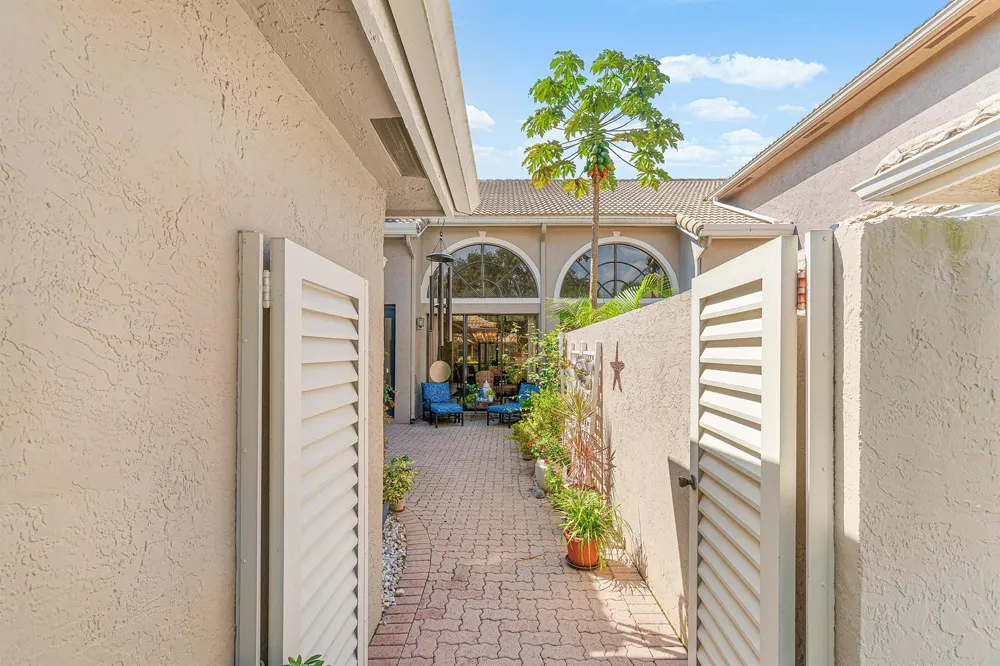 5315 Monterey Circle #D Delray Beach, FL 33484