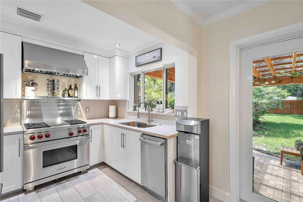705 SW 8th Ave Fort Lauderdale, FL 33315
