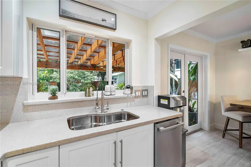 705 SW 8th Ave Fort Lauderdale, FL 33315