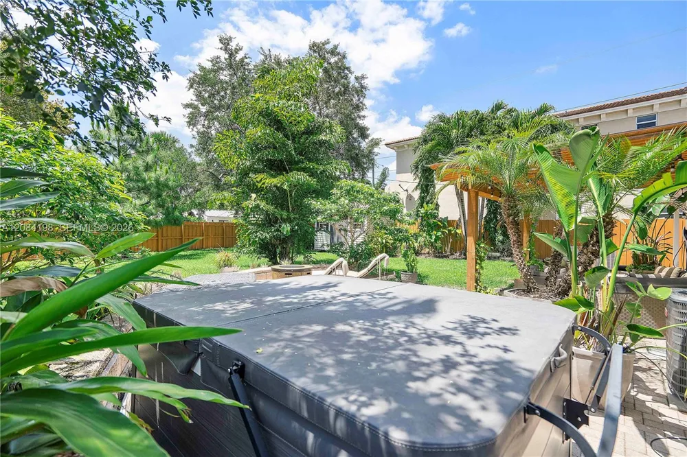 705 SW 8th Ave Fort Lauderdale, FL 33315