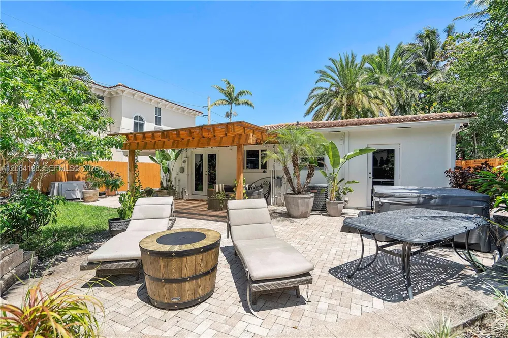 705 SW 8th Ave Fort Lauderdale, FL 33315