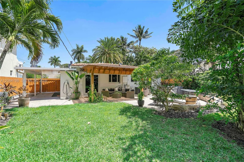 705 SW 8th Ave Fort Lauderdale, FL 33315