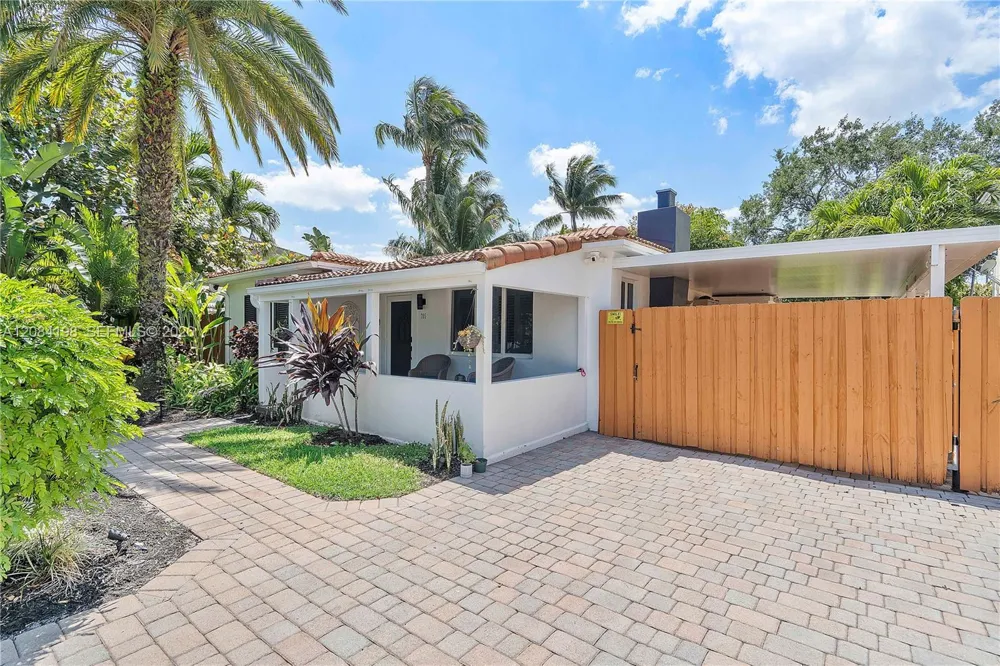 705 SW 8th Ave Fort Lauderdale, FL 33315
