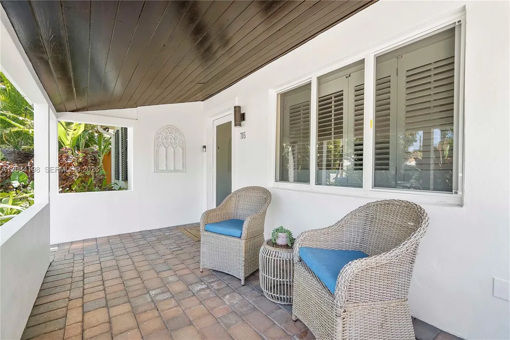 705 SW 8th Ave Fort Lauderdale, FL 33315