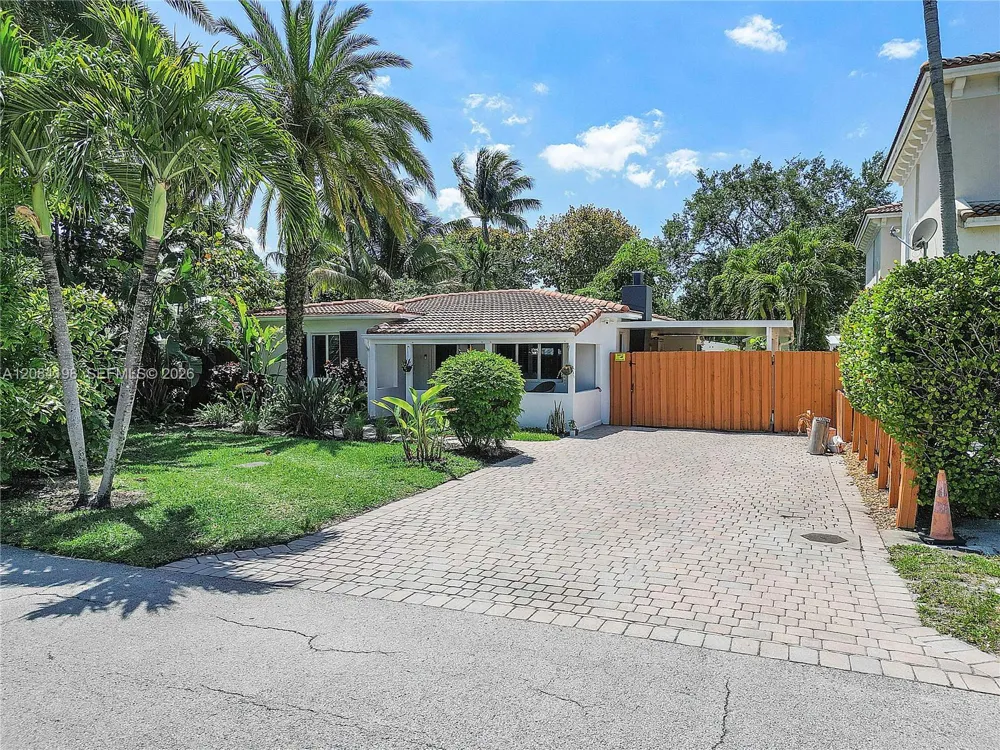 705 SW 8th Ave Fort Lauderdale, FL 33315