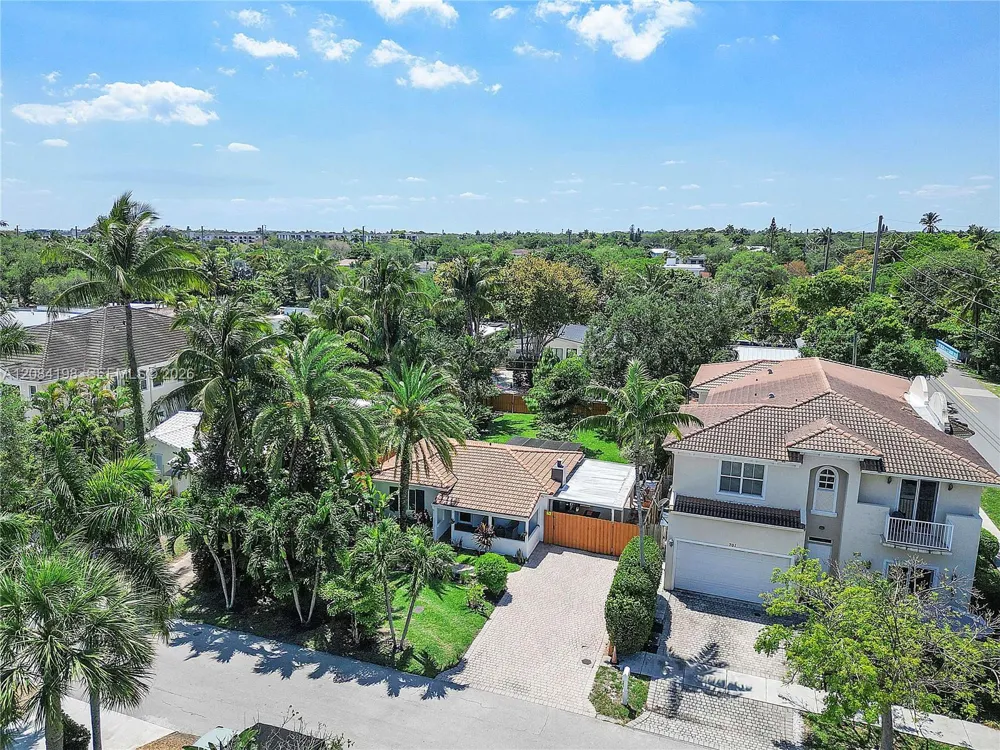 705 SW 8th Ave Fort Lauderdale, FL 33315