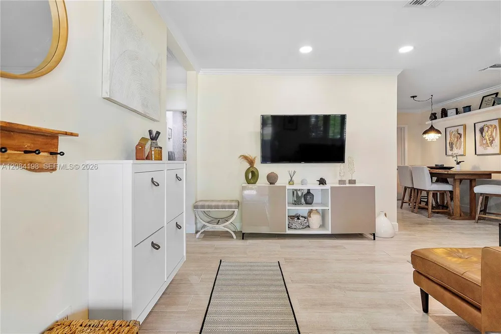 705 SW 8th Ave Fort Lauderdale, FL 33315