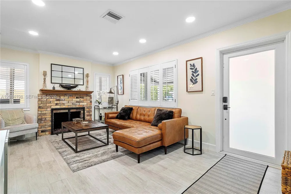 705 SW 8th Ave Fort Lauderdale, FL 33315