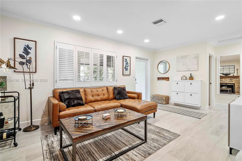 705 SW 8th Ave Fort Lauderdale, FL 33315