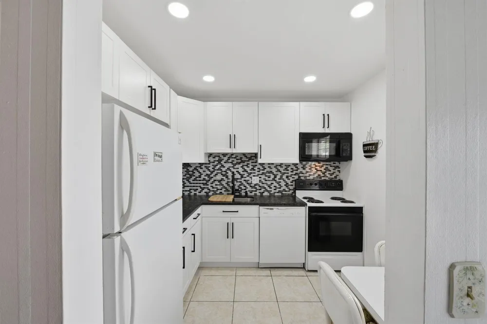 7505 NW 5TH PLACE #203 Margate, FL 33063