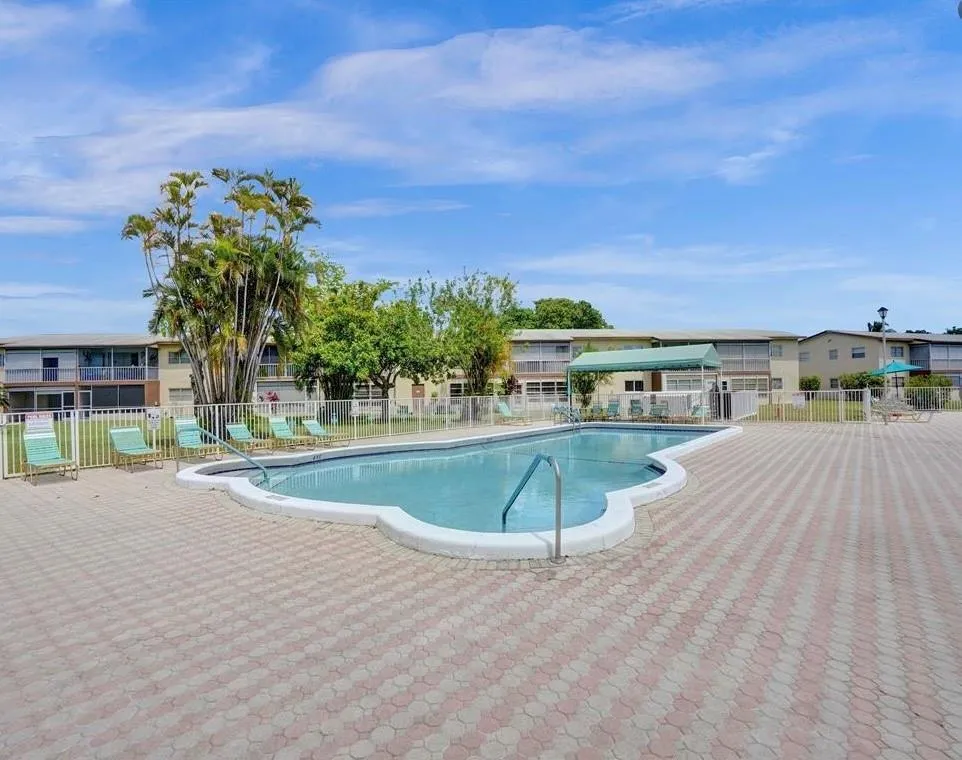 7505 NW 5TH PLACE #203 Margate, FL 33063