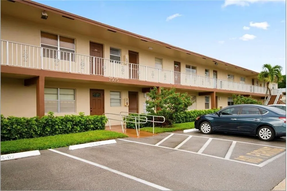 7505 NW 5TH PLACE #203 Margate, FL 33063