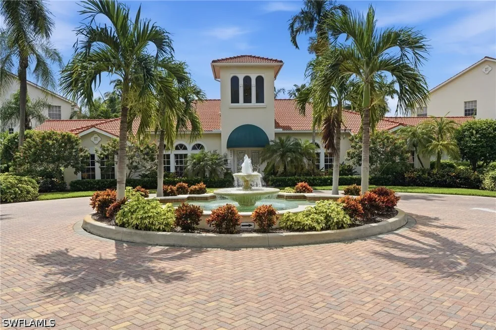 Saint Croix Lane #627 Naples, FL 34109
