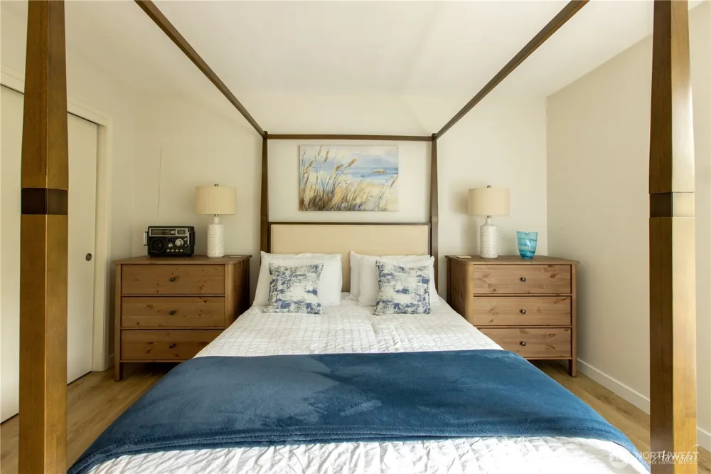 550 Elm Way #408 Edmonds, WA 98020