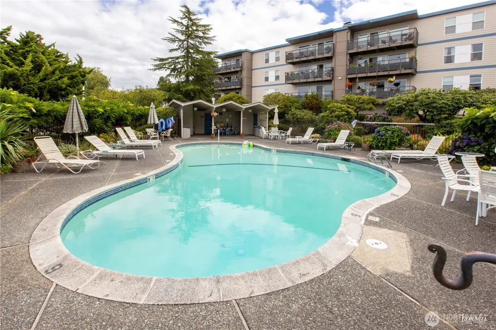 550 Elm Way #408 Edmonds, WA 98020