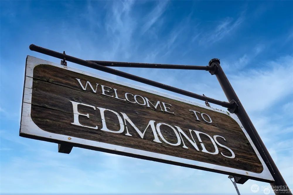 550 Elm Way #408 Edmonds, WA 98020