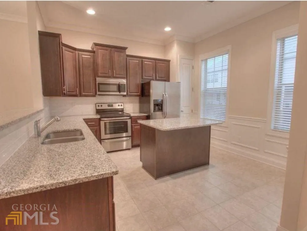 2415 Tenor LN Alpharetta, GA 30009