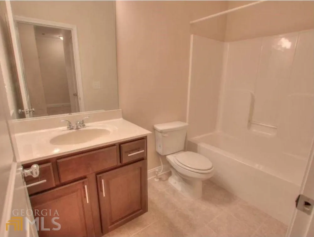 2415 Tenor LN Alpharetta, GA 30009
