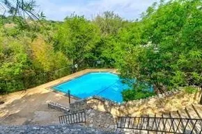 6910 Hart Lane #605 Austin, TX 78731