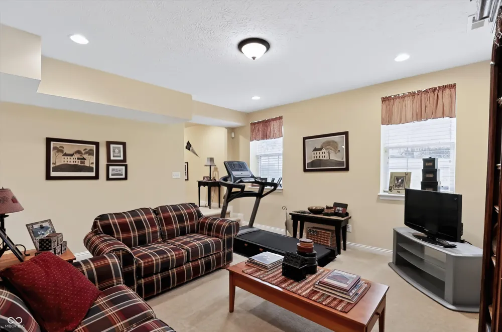 9002 Deer Creek Road Greentown, IN 46936