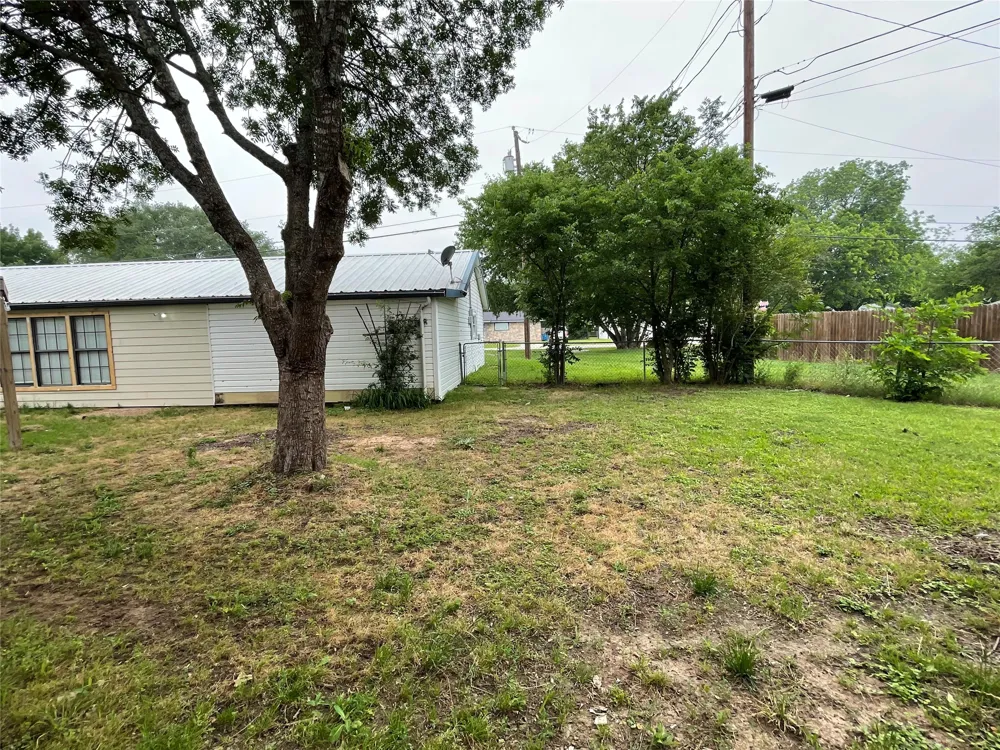 400 Angelina Whitney, TX 76692