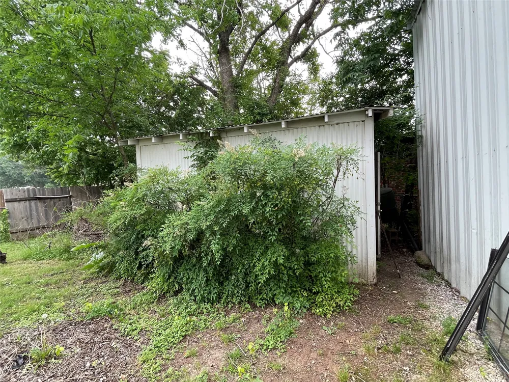 400 Angelina Whitney, TX 76692