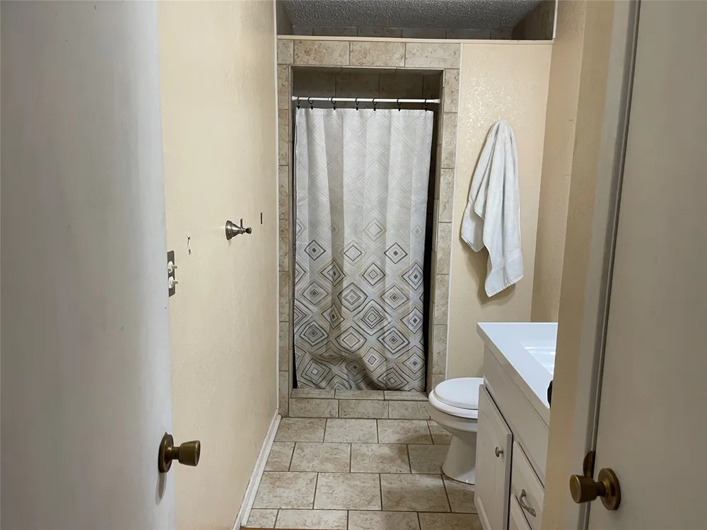 400 Angelina Whitney, TX 76692