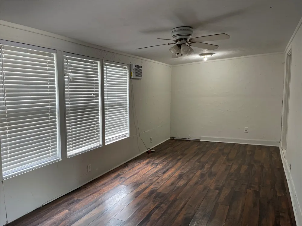 400 Angelina Whitney, TX 76692