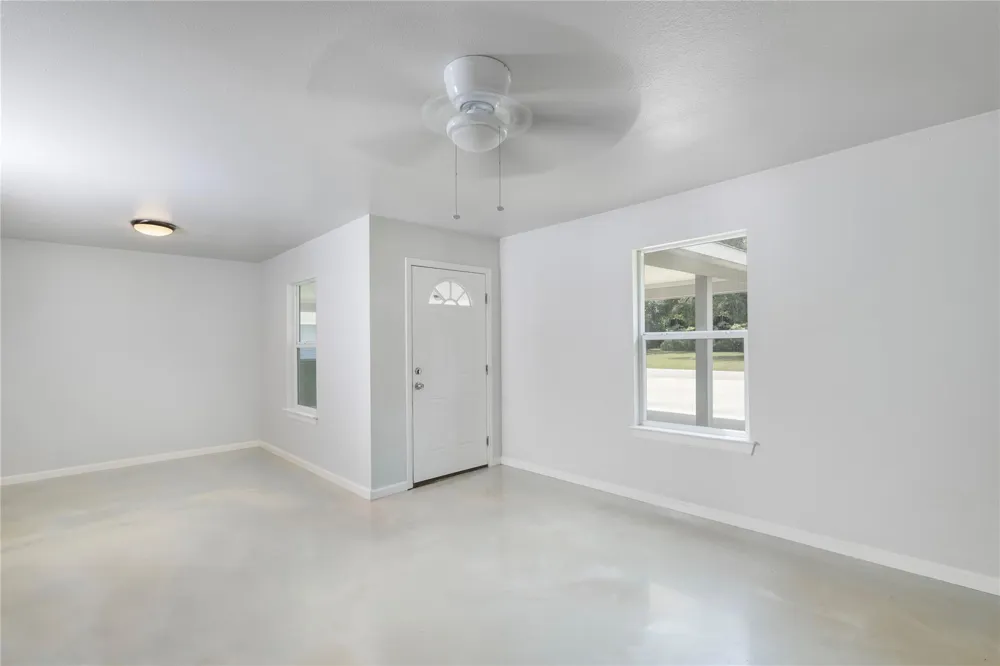 638 Luke Street Dayton, TX 77535