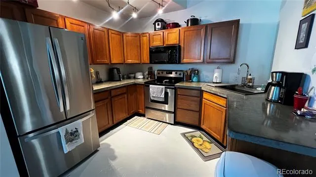 1421 Oneida Street #10 Denver, CO 80220