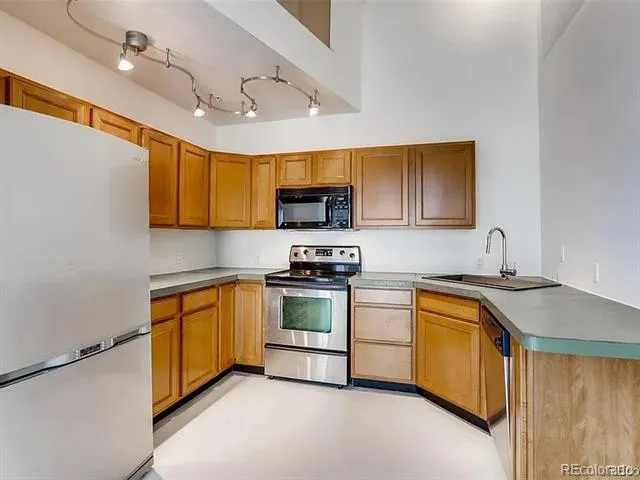 1421 Oneida Street #10 Denver, CO 80220