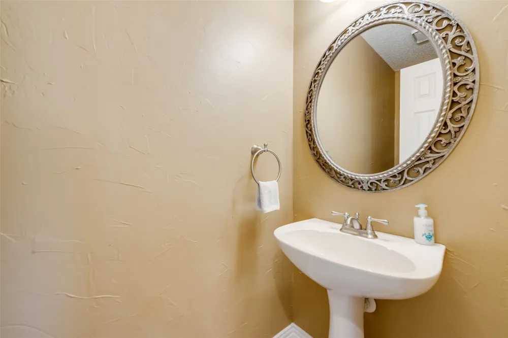 3809 Rockbrook Drive Carrollton, TX 75007