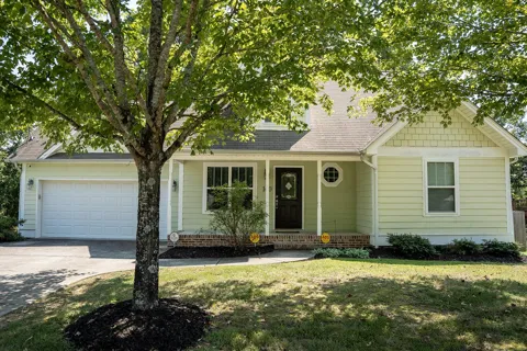160 Silver Maple Circle SW