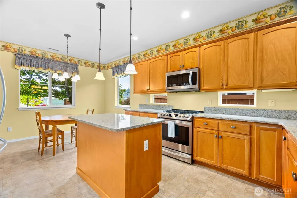 8654 Bainbridge Loop NE Olympia, WA 98516