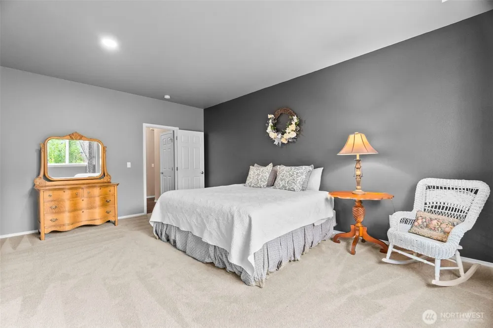 8654 Bainbridge Loop NE Olympia, WA 98516