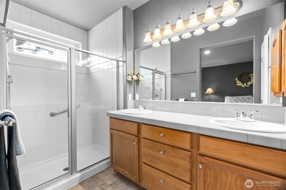 8654 Bainbridge Loop NE Olympia, WA 98516