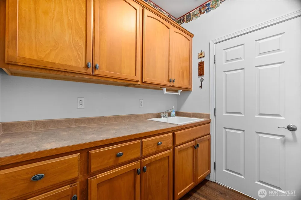 8654 Bainbridge Loop NE Olympia, WA 98516