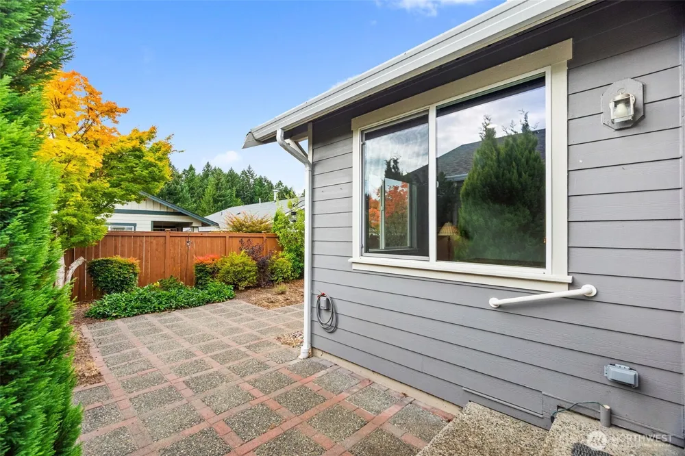 8654 Bainbridge Loop NE Olympia, WA 98516