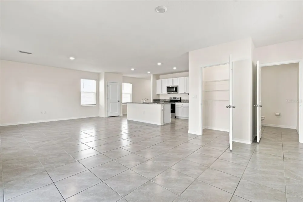 2763 COMMON FIG RUN Wesley Chapel, FL 33543