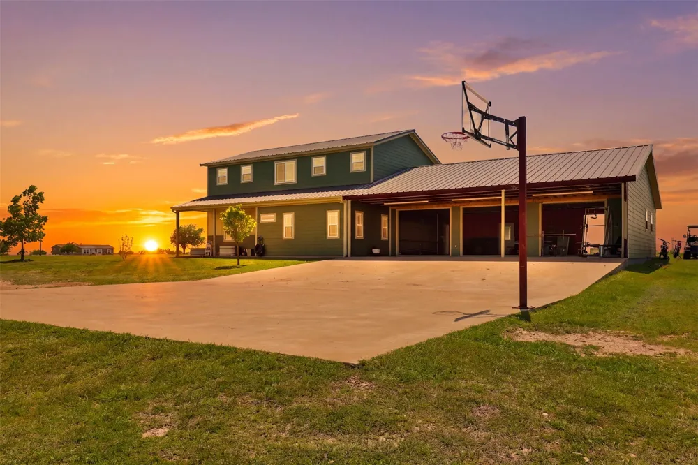 10751 County Road 210 Bertram, TX 78605