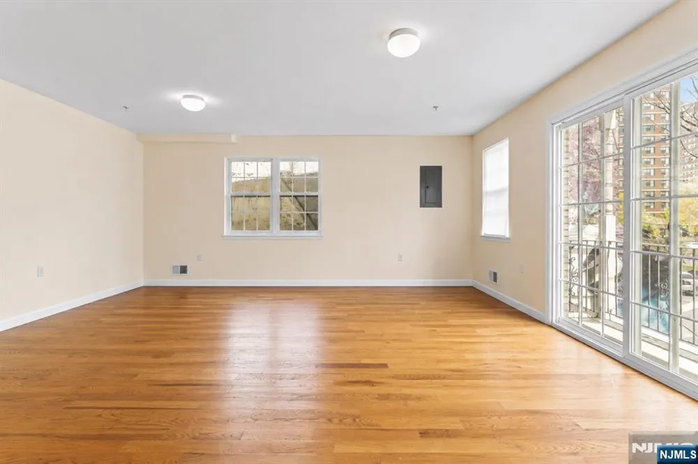 453-455 Washington Street 2 Newark, NJ 07102