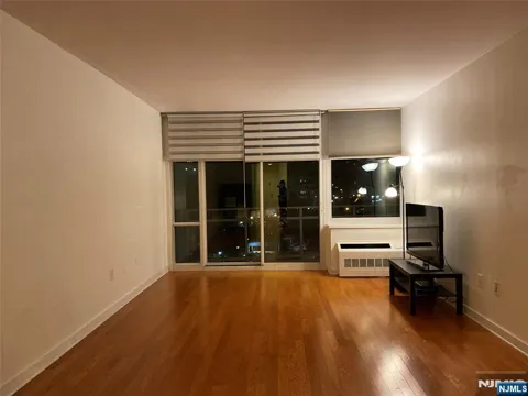 617 Hudson Park 617