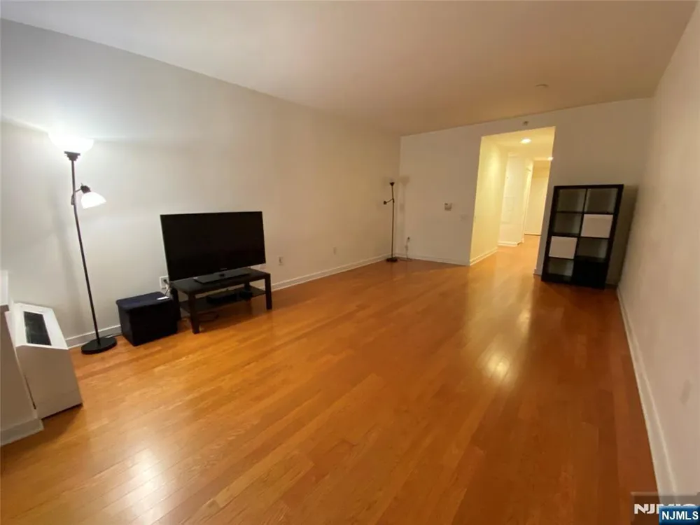 617 Hudson Park 617 Edgewater, NJ 07020