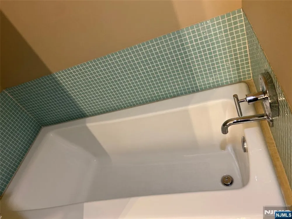 617 Hudson Park 617 Edgewater, NJ 07020