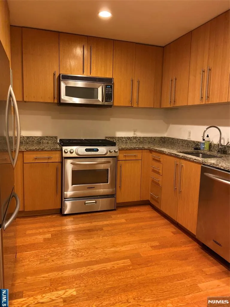 617 Hudson Park 617 Edgewater, NJ 07020