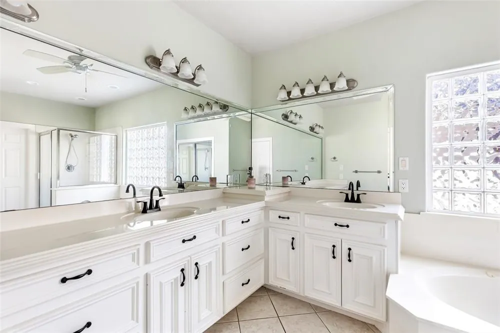 13930 Fountain View Drive Montgomery, TX 77356