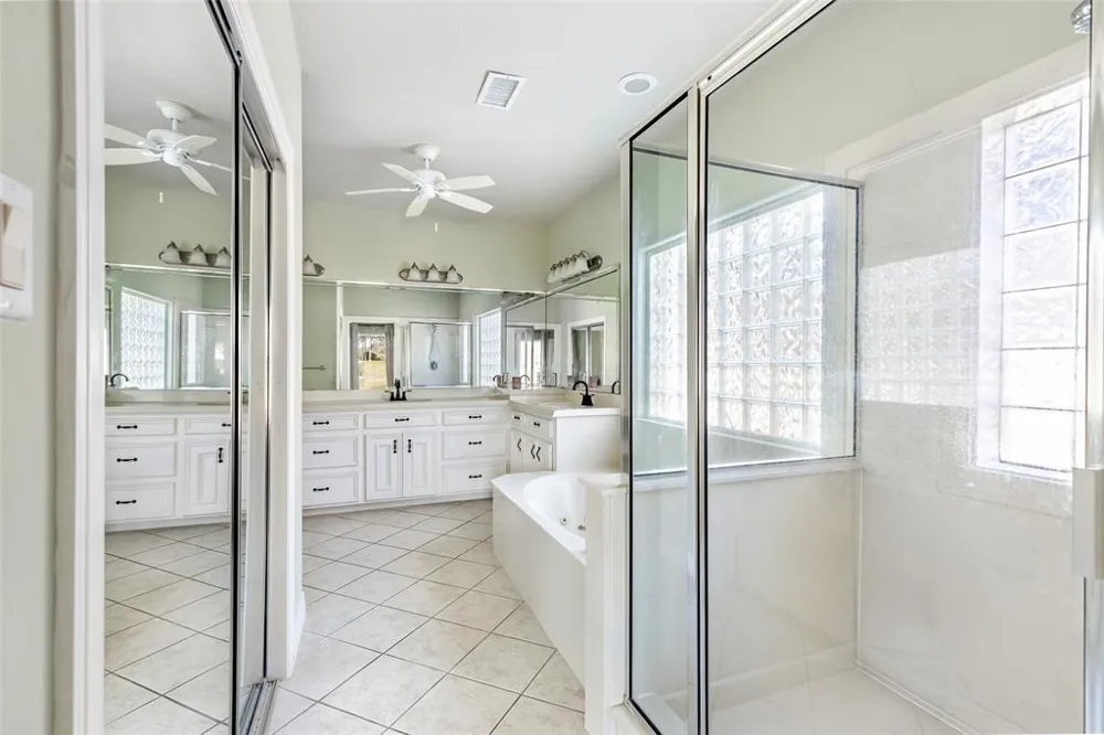 13930 Fountain View Drive Montgomery, TX 77356