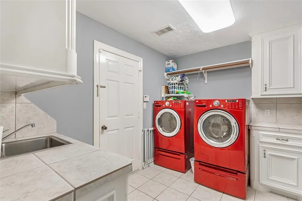 13930 Fountain View Drive Montgomery, TX 77356