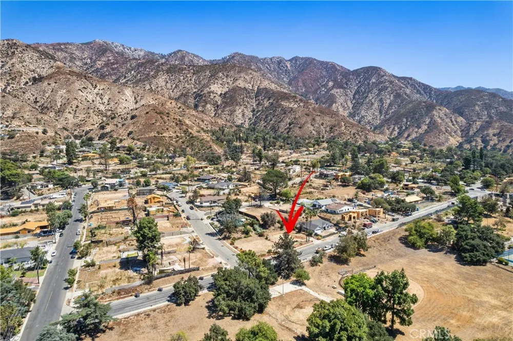 523 E Mount Curve Altadena, CA 91001